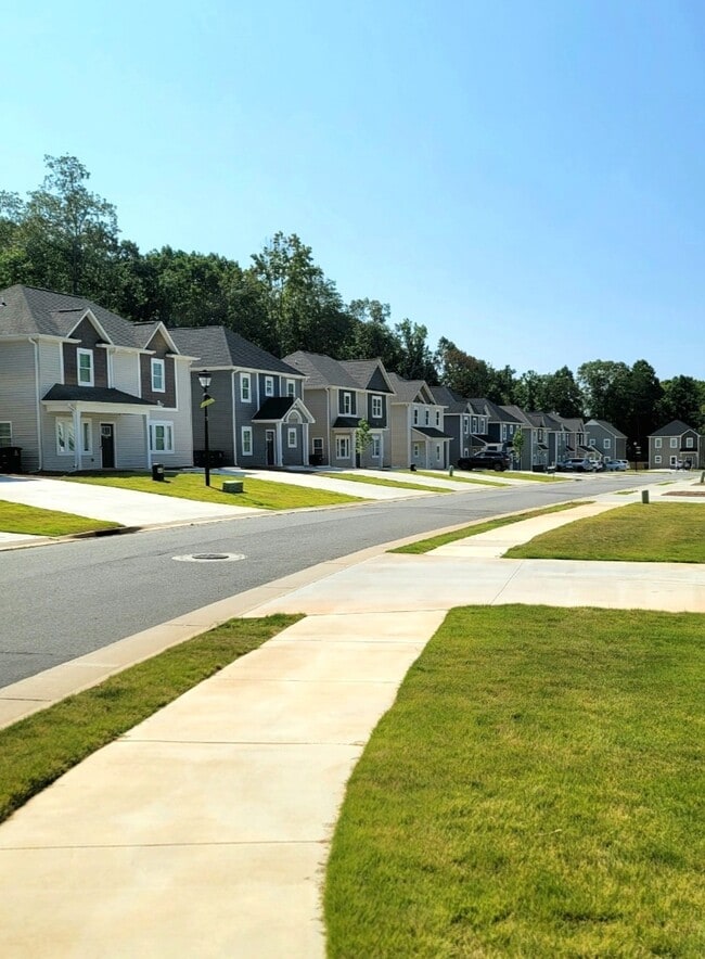 Charlton Farms - Charlton Farms Apartments