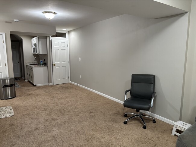 Foto del edificio - 2507 Oak Tree Ln