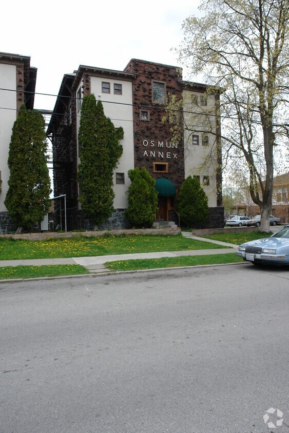CON ¡Primer ¡alejado 1814 - 1818 W 1st Ave