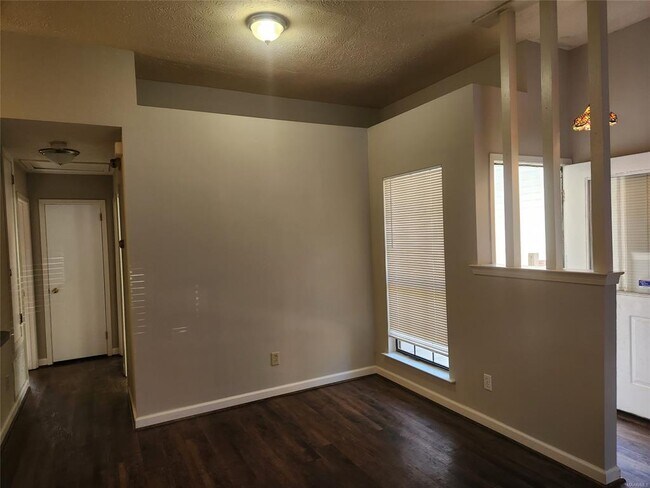 Building Photo - 3816 Perry Hill Ct