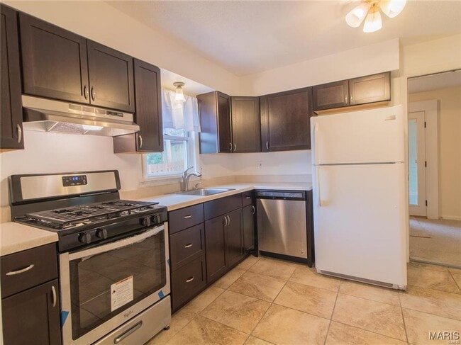 Building Photo - 7410 Hoover Ave