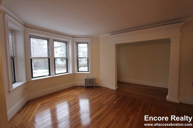 Building Photo - 145 Freeman St