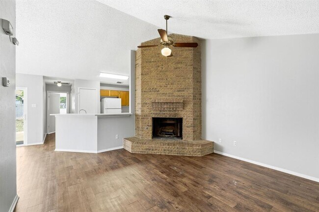 Foto del edificio - 2511 Howellwood Wy