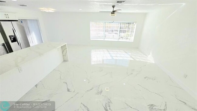 Foto del edificio - 5217 NW 18th St