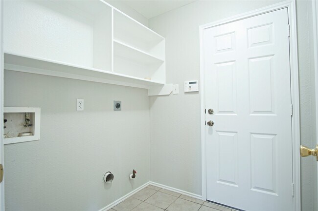 Building Photo - 9102 Reagan Meadow Ct