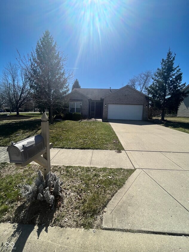 Primary Photo - 8351 Brambleberry Dr