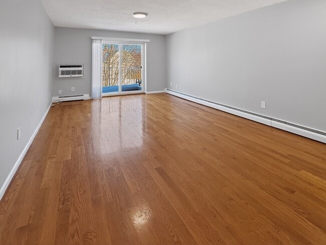 Building Photo - 530 Willard St