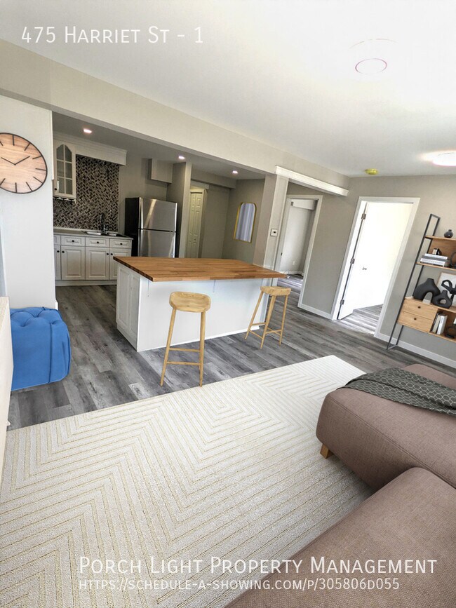 Photo du bâtiment - BEAUTIFUL 2 Bedroom Main floor with parking and private laundry