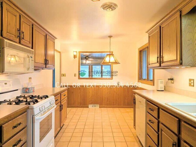 Building Photo - 2636 Orchard Park St. NW-