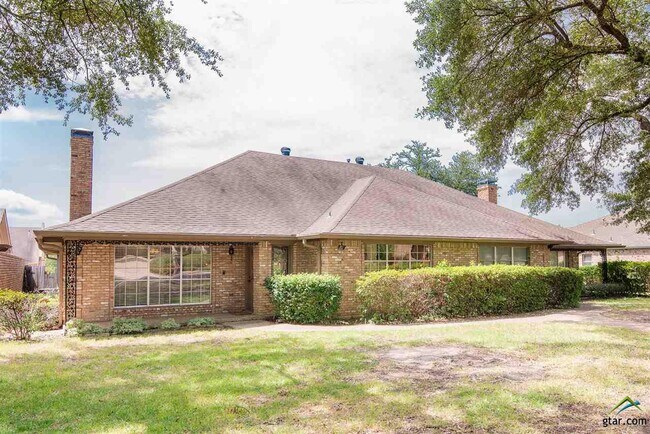 Building Photo - 612 Woodland Hills Dr