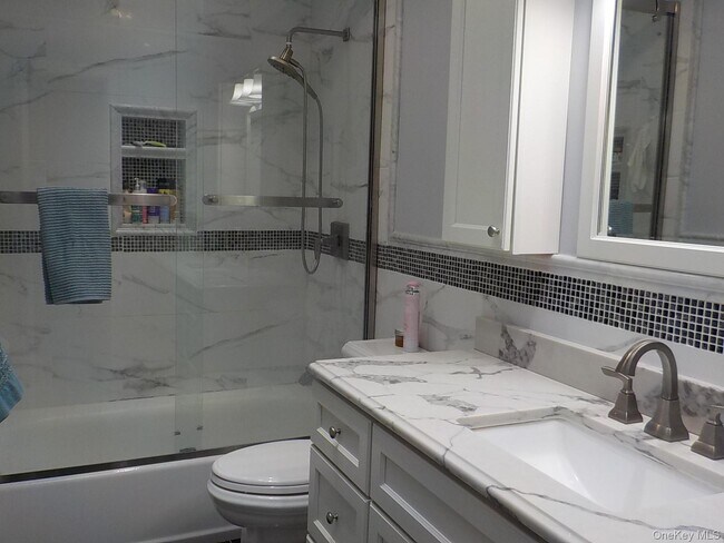 Foto del edificio - 12 Sycamore Ln