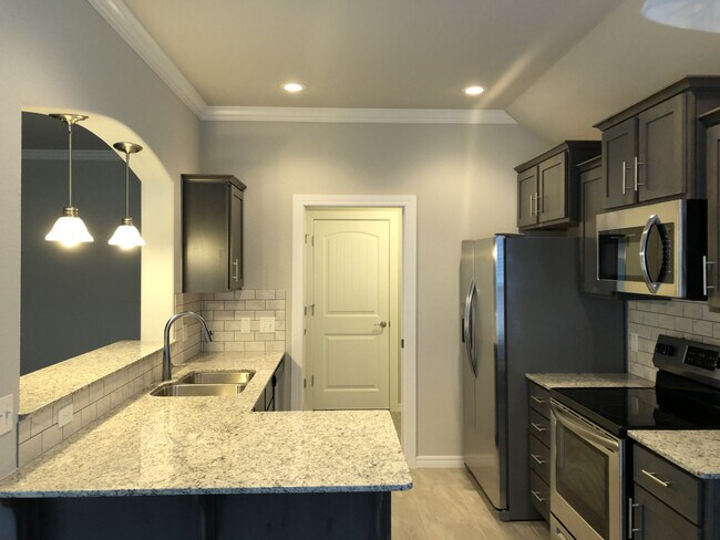 Building Photo - 4255 W Divide Dr