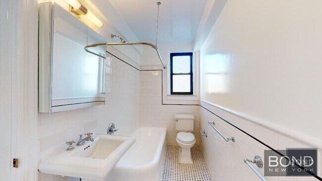 Foto del edificio - 210 E 68th St