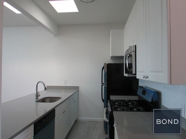 Building Photo - 455 Jerome St