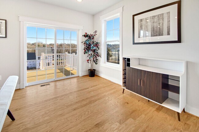 Foto del edificio - 1407 Beaver Heights Ln