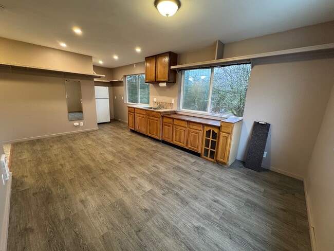 Building Photo - 28305 99th Ave SW