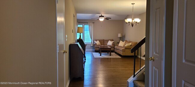 Foto del edificio - 16 Linden Ct