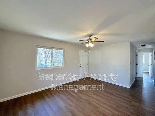 Foto del edificio - 2406 Quincy St
