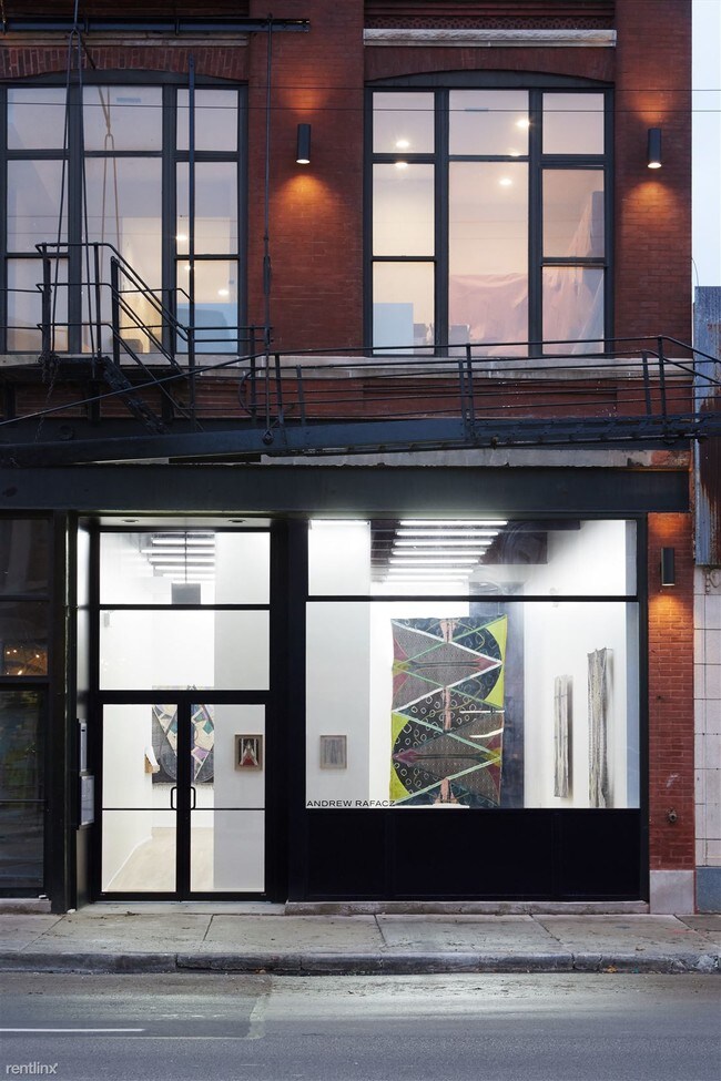 Building Photo - 1749 W Chicago Ave
