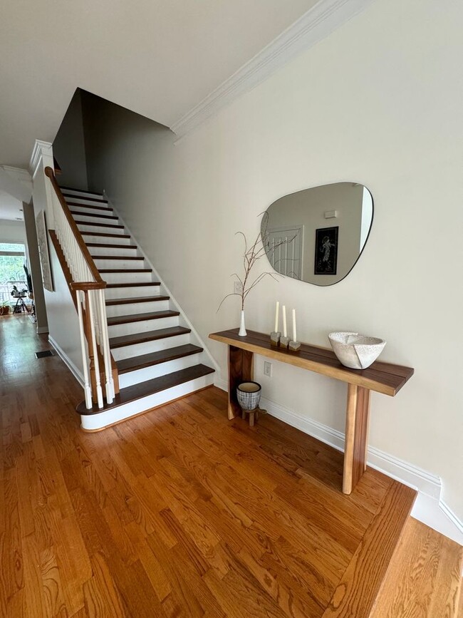 Foto del edificio - 2 Bedroom Townhome in Atlanta