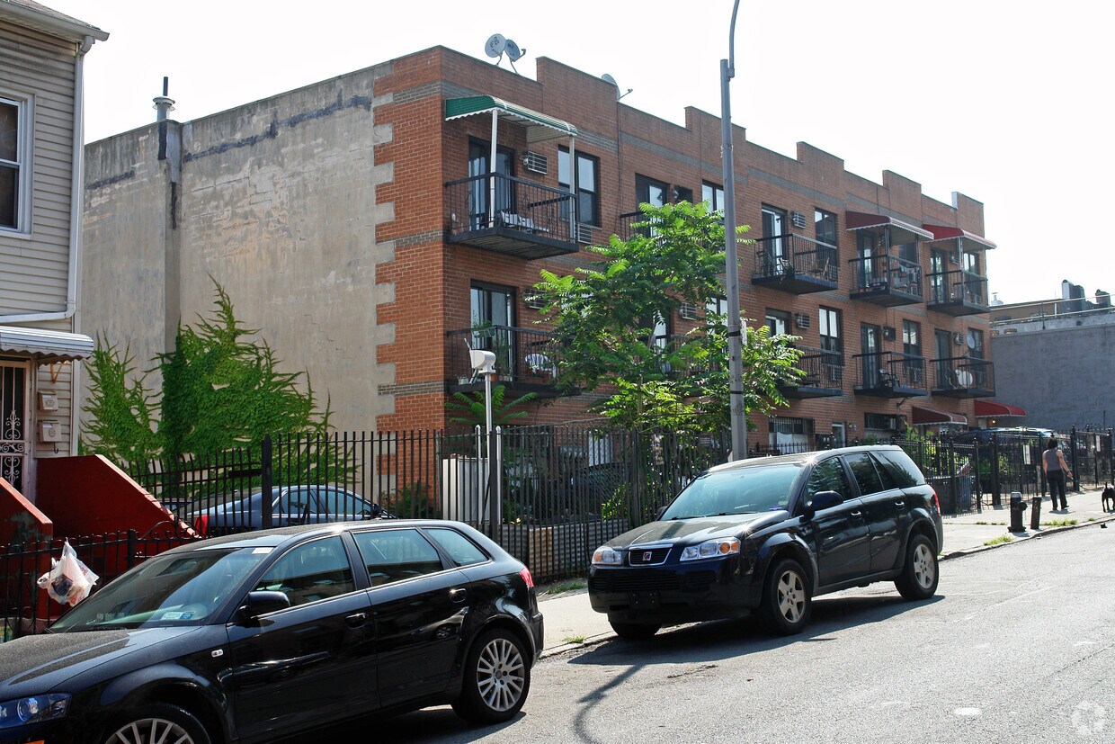Primary Photo - 103-111 16th St