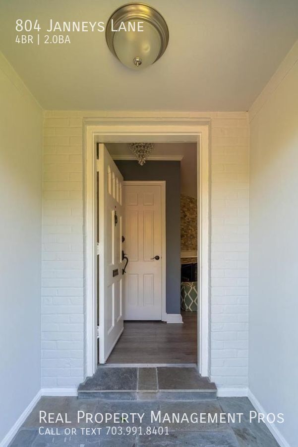 Foto del edificio - 804 Janneys Ln