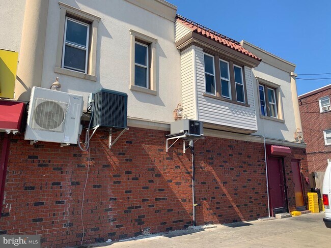 Building Photo - 3871 L St