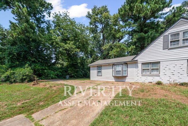 Building Photo - Gorgeous home in Whitehaven/ Section 8 Wel...