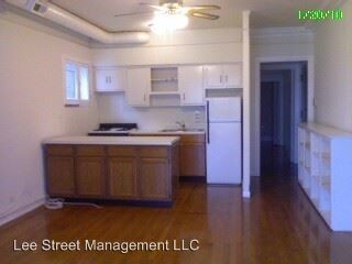 Building Photo - 7737 N Eastlake Terrace