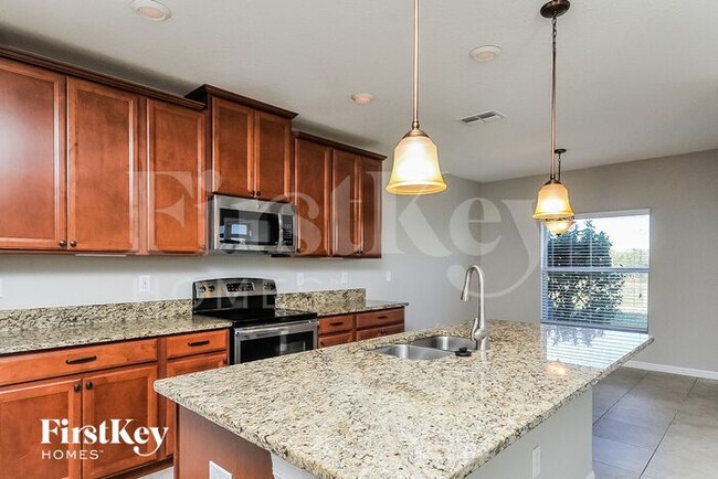 Foto del edificio - 6409 Trent Creek Dr