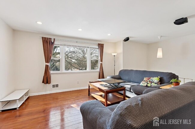 Building Photo - 3 Stafford Dr