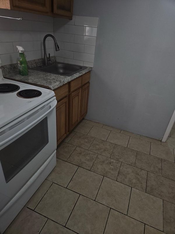 Foto del edificio - 1119 E 214th St