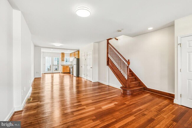 Foto del edificio - 1949 H St NE