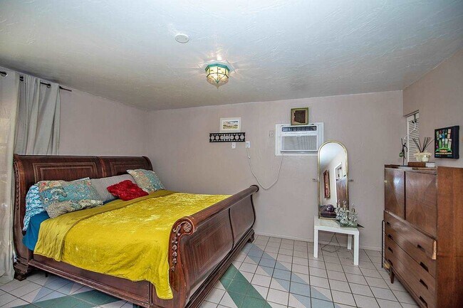 Foto del edificio - 1472 S Gateway Dr