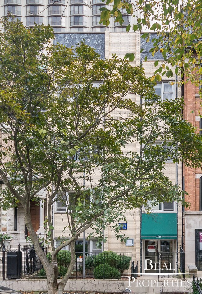 Foto del edificio - 1435 N Dearborn St