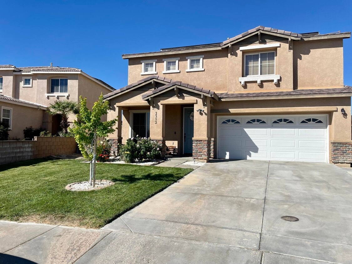 2352 Tailings Way, Rosamond, CA 93560 House Rental in Rosamond, CA