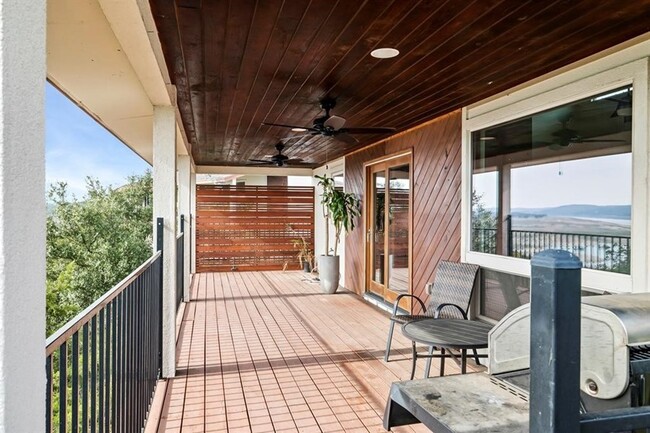 Foto del edificio - Overlooking Lake Travis Rental