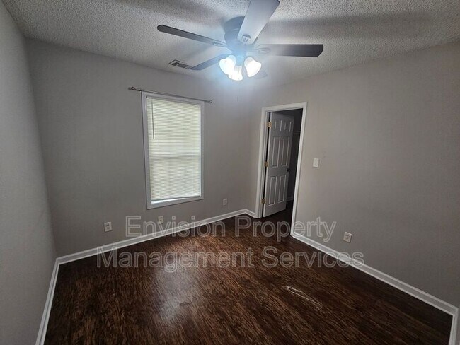 Foto del edificio - 1393 N Hampton Dr
