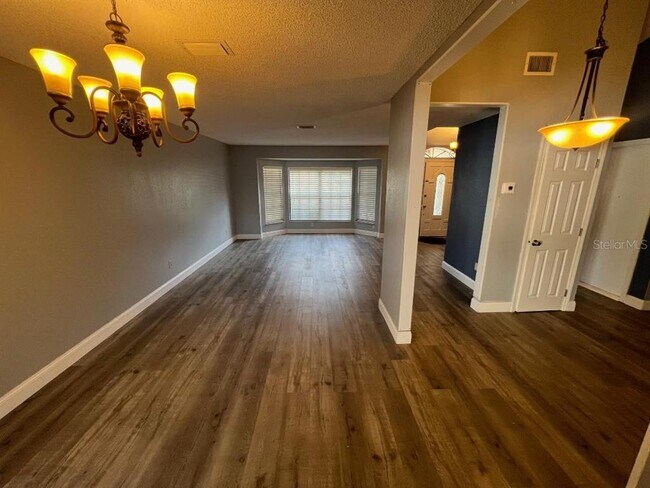 Foto del edificio - 14908 Knotty Pine Pl