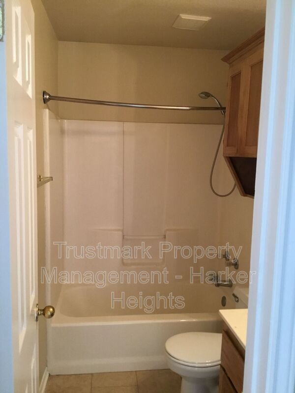 Building Photo - 1907 Windward Dr