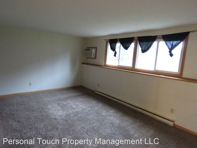 Building Photo - 525 5th St Ct