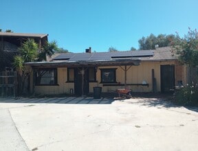 Building Photo - 2135 Rainbow Valley Blvd