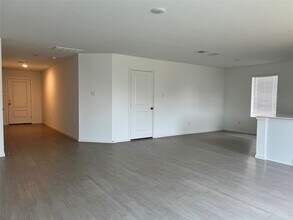 Building Photo - 5802 Standpiper Lp