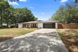 Building Photo - 412 Pinar Dr