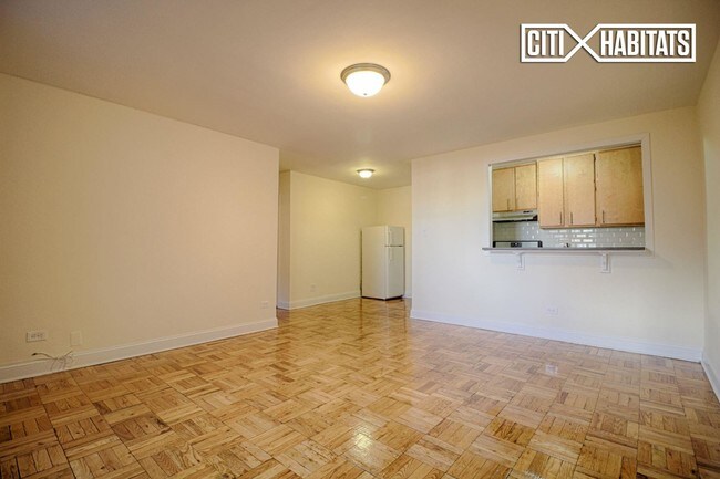 Foto del edificio - 8610 Grand Ave