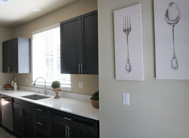 Foto del edificio - 4408 Henderson Blvd SE