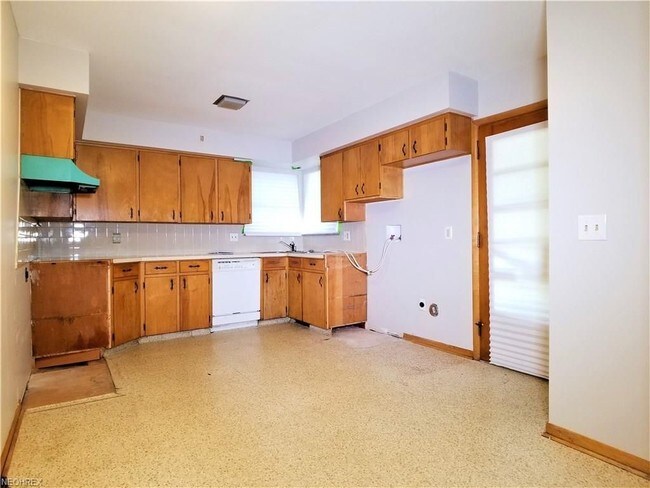 Building Photo - 709 Cliffside Dr