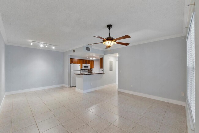 Foto del edificio - 5980 W Sample Rd