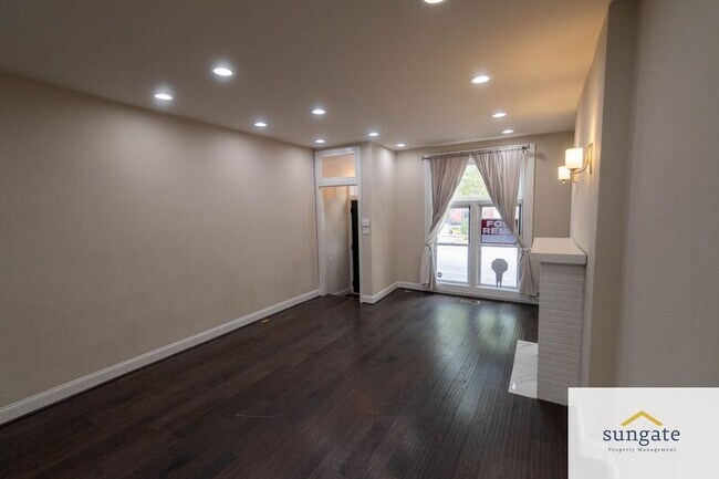 Building Photo - 442 N Linwood Ave