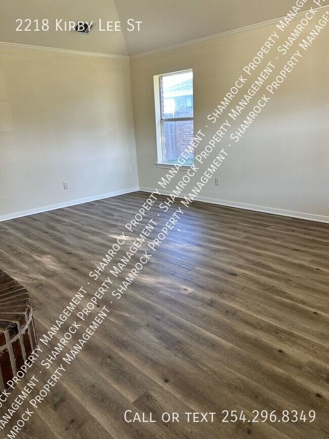 Foto del edificio - Duplex in Midway ISD!